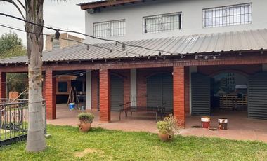 EXELENTE PROP.CON PISCINA