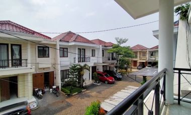 Modern Town House di Cilandak Barat dengan Lokasi Strategis & Furnished HSE-A0579