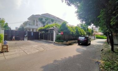Modern Town House di Cilandak Barat dengan Lokasi Strategis & Furnished HSE-A0579