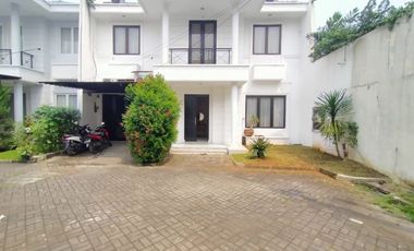 Modern Town House di Cilandak Barat dengan Lokasi Strategis & Furnished HSE-A0579