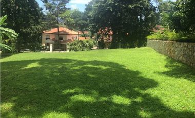 VENTA DE LOTE EN CAMINO DE CRUCES