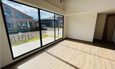 VENDO CASA EN CAJICA