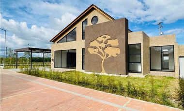 VENDO CASA EN CAJICA