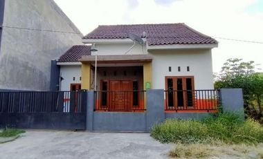 Rumah gagak sipat solo 285jt
