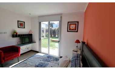 Casa de 5 ambientes con jacuzzi. Los lamos. Rumenco.