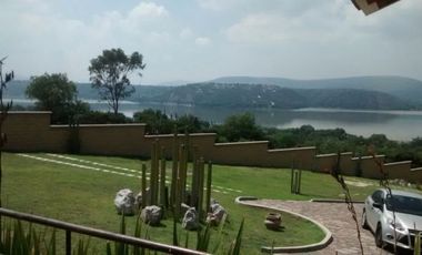 PRECIOSA CASA EN TEPEJI DEL RIO, VISTAS DEL LAGO