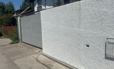 Casa en venta de 3 dorm. en La Florida
