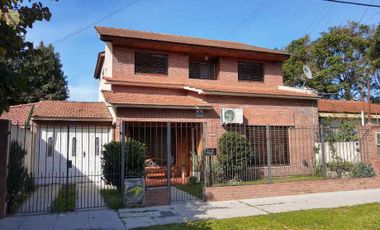 Casa para 2 Familias en venta en Lomas de Zamora Oeste