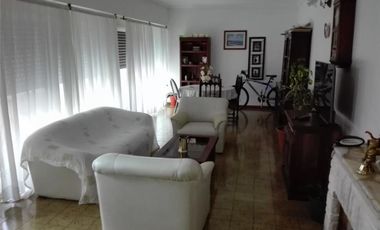 Barbaro Vende  Tipo casa  en San Martin