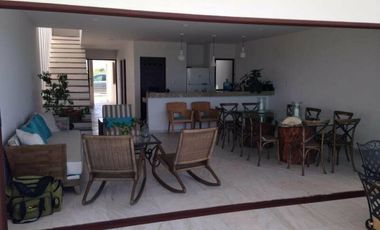 HERMOSA RESIDENCIA LAS TUNAS EN UAYMITÚN