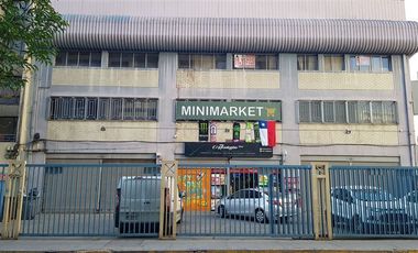 Oficina en Arriendo en Local Comercial en Tercer Nivel. Santiago Centro