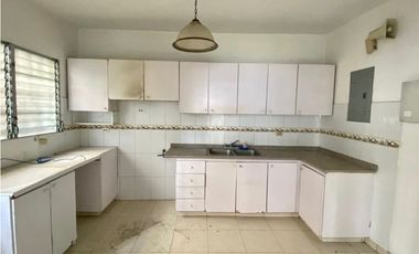 SE VENDE CASA EN CONDADO DEL REY $315,000 AM