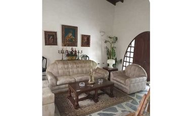 Casa en arriendo para uso comercial o residencial del secto del recreo