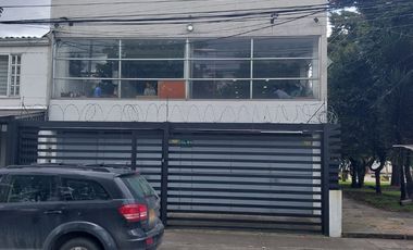 oficina en arriendo en la patria. Cod A117096