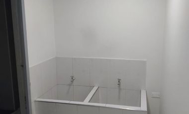 oficina en arriendo en la patria. Cod A117096