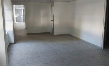 oficina en arriendo en la patria. Cod A117096