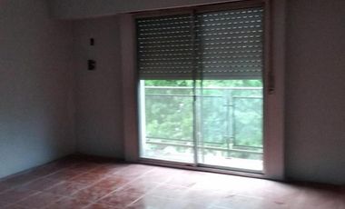 depto en planta alta disponible