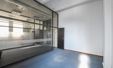 Oficina amplia en alquiler y venta Categoría Microcentro