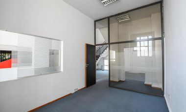 Oficina amplia en alquiler y venta Categoría Microcentro