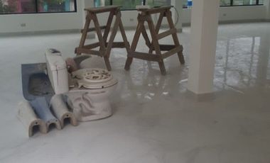 Alborada, Alquiler de local de dos plantas en la Av Benjamin Carrion. (J Luna)