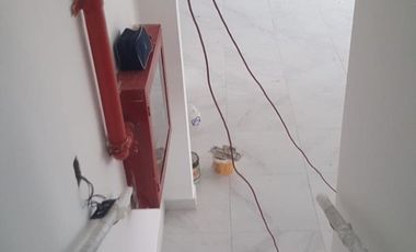 Alborada, Alquiler de local de dos plantas en la Av Benjamin Carrion. (J Luna)