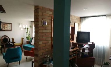 En venta Casa Barrio  Aida Lucia