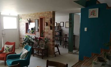 En venta Casa Barrio  Aida Lucia