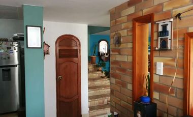 En venta Casa Barrio  Aida Lucia