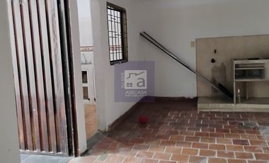 COD. 10793 - SE ARRIENDA LOCAL - BARRIO:  LA CUMBRE