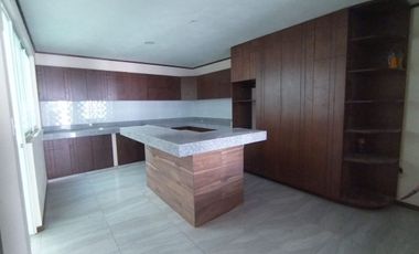 CASA EN VENTA  PUEBLA NUEVA PIE DE CALLE  ZONA ARBOLEDAS DE LOMA BELLA