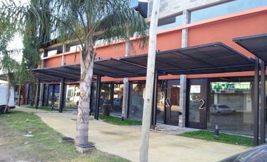 Deposito con racks y con local al publico y oficinas sobre Ruta 27 en alquiler, con gran visibilidad - Benavidez