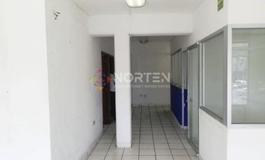 AMPLIO LOCAL PARA OFICINAS EN RENTA EN EL CRUCERO, CANCÚN, Q
