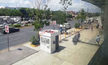 AMPLIO LOCAL PARA OFICINAS EN RENTA EN EL CRUCERO, CANCÚN, Q