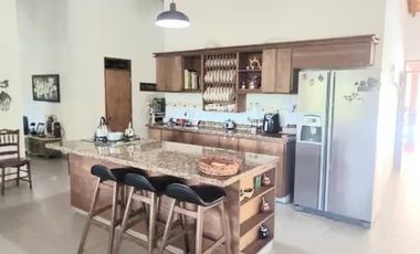 Venta Finca en Marinilla, 43.000 mts, con Pesebreras, Independiente
