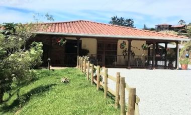 Venta Finca en Marinilla, 43.000 mts, con Pesebreras, Independiente