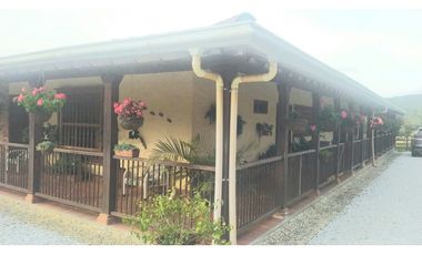 Venta Finca en Marinilla, 43.000 mts, con Pesebreras, Independiente