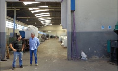 Excelente propiedad en el Parque industrial con todos los servicios. Apto diversos emprendimientos