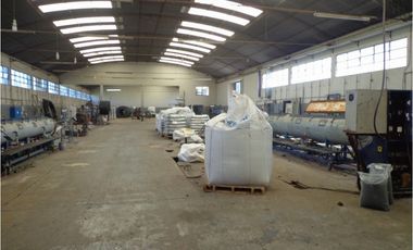 Excelente propiedad en el Parque industrial con todos los servicios. Apto diversos emprendimientos