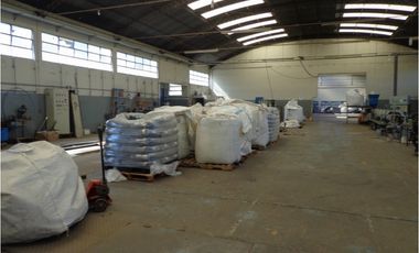 Excelente propiedad en el Parque industrial con todos los servicios. Apto diversos emprendimientos