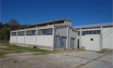 Excelente propiedad en el Parque industrial con todos los servicios. Apto diversos emprendimientos