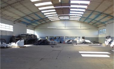 Excelente propiedad en el Parque industrial con todos los servicios. Apto diversos emprendimientos