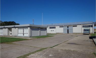 Excelente propiedad en el Parque industrial con todos los servicios. Apto diversos emprendimientos