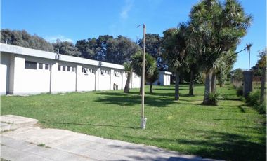 Excelente propiedad en el Parque industrial con todos los servicios. Apto diversos emprendimientos