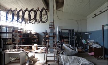 Excelente propiedad en el Parque industrial con todos los servicios. Apto diversos emprendimientos