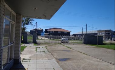 Excelente propiedad en el Parque industrial con todos los servicios. Apto diversos emprendimientos
