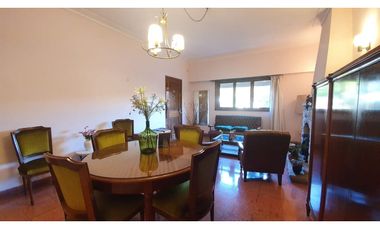 Chalet 4 amb + LOCAL (Santiago del Estero 3900)