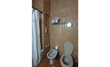 Chalet 4 amb + LOCAL (Santiago del Estero 3900)