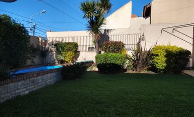 Casa en venta en Villa Sarmiento