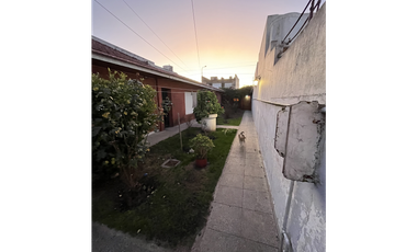 3 CASAS EN LOTE PROPIO DE 10 x 43