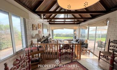 Casa en  Santo Domingo con vista al mar en primera línea